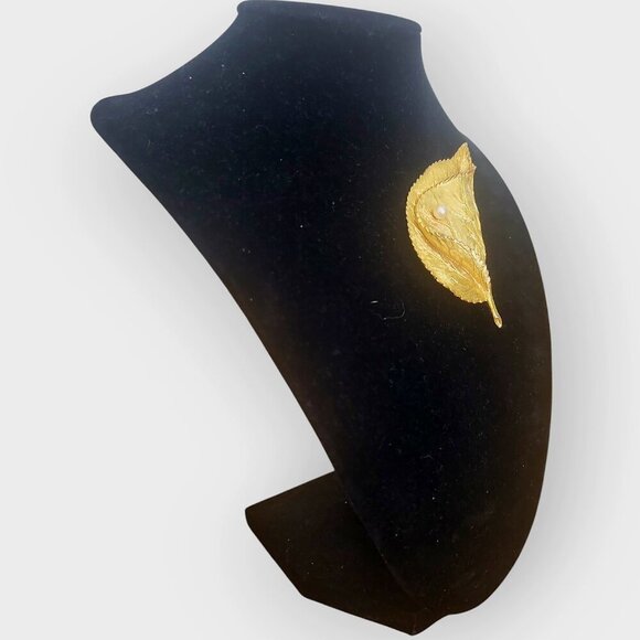 Vintage 60s Sphinx of London Gold Folded Leaf with Pearl Brooch Pin - Picture 3 of 8